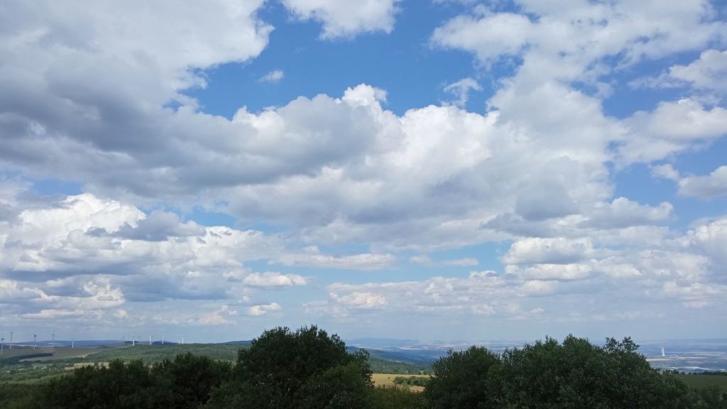 Ve čtvrtek čekáme polojasno až oblačno