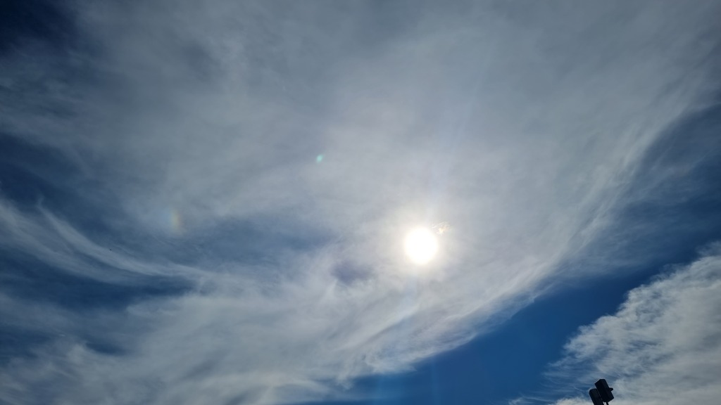 V pondělí polojasno, naměříme až letních 25 °C.