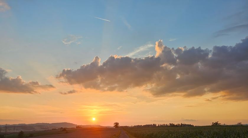 V úterý přechodně méně srážek, teploty stále okolo 25 °C